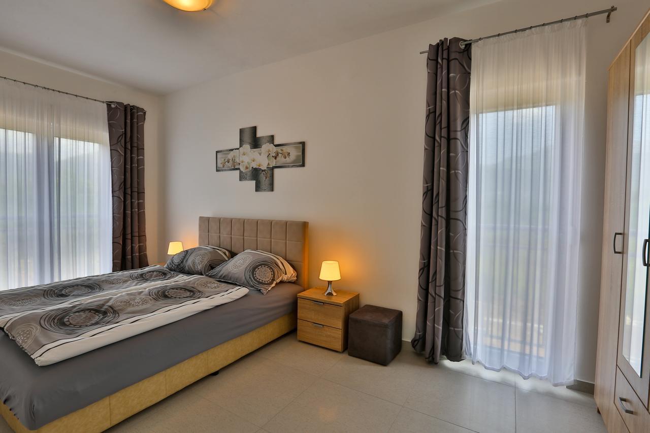 Kristina Apartments Tivat Exterior photo