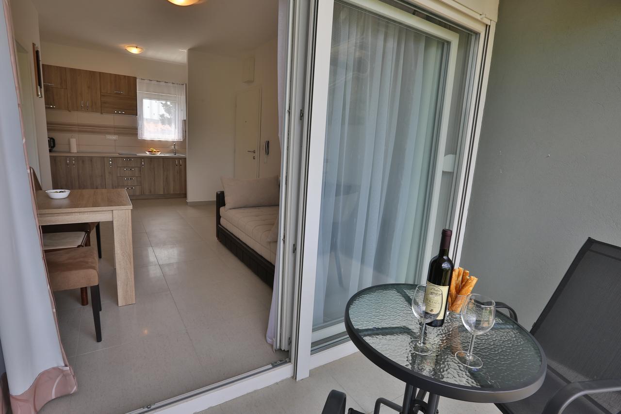 Kristina Apartments Tivat Exterior photo
