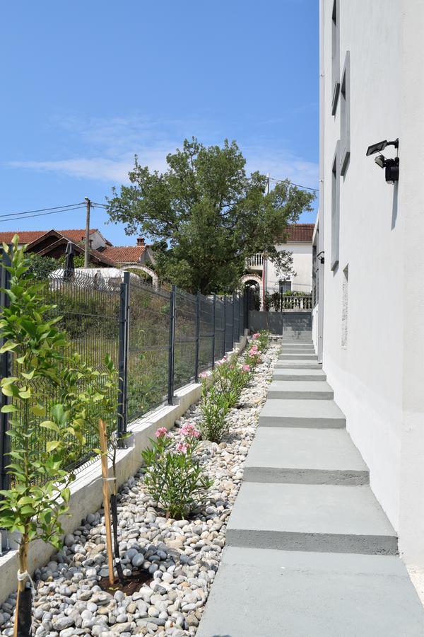 Kristina Apartments Tivat Exterior photo